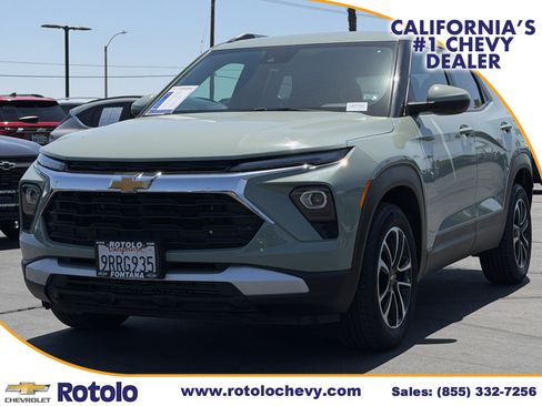 Used 2025 Chevrolet TrailBlazer LT FWD image 3
