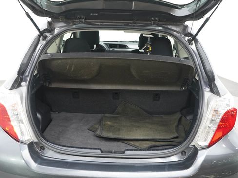 Used 2013 Toyota Yaris L FWD image 13