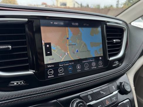 Used 2020 Chrysler Pacifica Limited FWD image 33