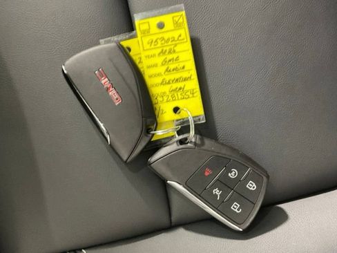 Used 2025 GMC Acadia Elevation w/ Elevation Premium Package FWD image 47