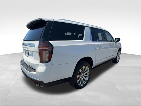 Used 2022 Chevrolet Suburban Premier AWD/4WD image 8