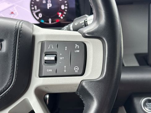 Used 2020 Land Rover Defender 110 HSE image 28