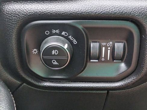 Used 2024 RAM 2500 Laramie image 32