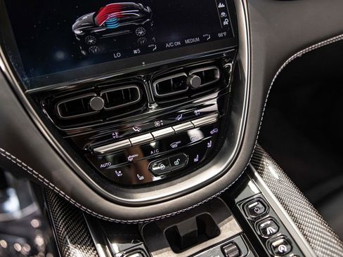Used 2021 Aston Martin DBX AWD/4WD image 30