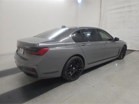 Used 2022 BMW 750i xDrive w/ Luxury Rear Seating Package image 4