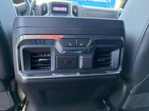 Used 2023 GMC Sierra 2500 Denali image 8