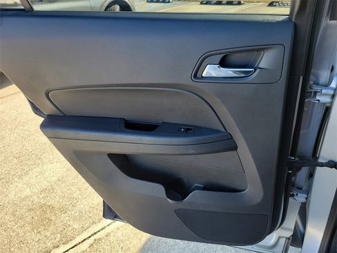 Used 2017 Chevrolet Equinox LT w/ Convenience Package image 12