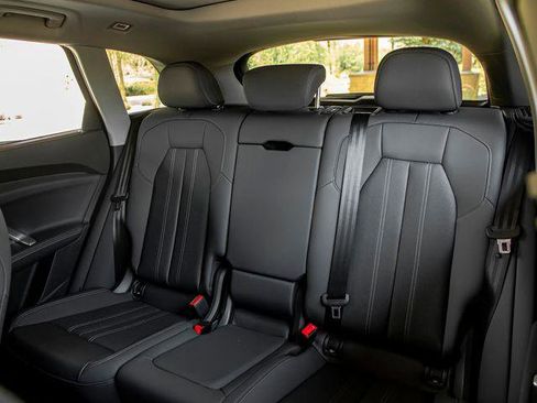 Certified 2025 Audi Q5 Premium w/ Premium Plus AWD/4WD image 21