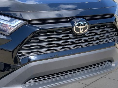 Used 2024 Toyota RAV4 XLE FWD image 33