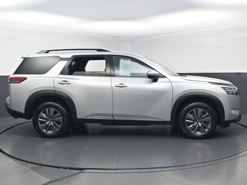 Used 2025 Nissan Pathfinder SV AWD/4WD image 48