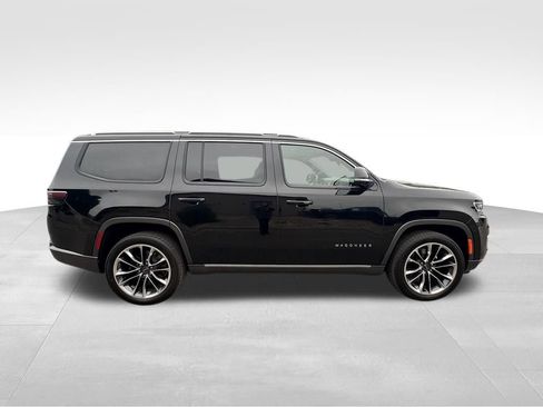 Used 2022 Jeep Wagoneer Series III w/ Premium Group I AWD/4WD image 6
