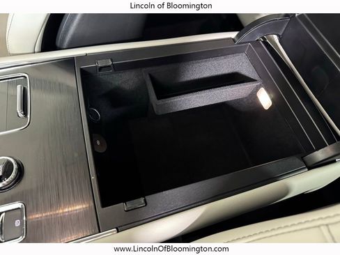 New 2026 Lincoln Aviator AWD image 31