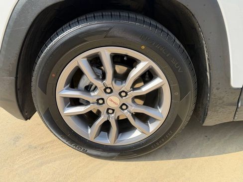 Used 2022 GMC Terrain SLT image 9