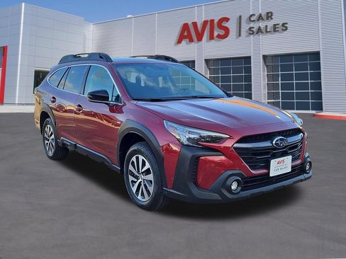 Used 2025 Subaru Outback Premium AWD/4WD image 3