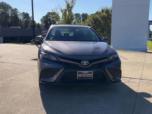 Used 2023 Toyota Camry SE image 9