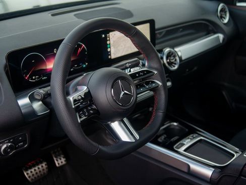 Certified 2025 Mercedes-Benz GLB 250 4MATIC image 30