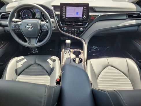 Used 2024 Toyota Camry SE w/ Convenience Package FWD image 11