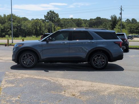 Used 2026 Ford Explorer ST-Line w/ ST-Line Street Pack RWD image 7