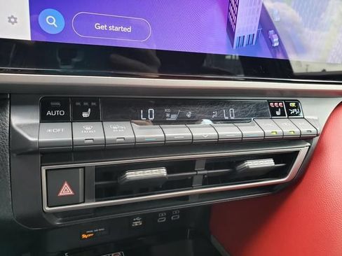 Used 2025 Toyota Camry XSE FWD image 19