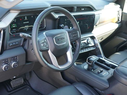 Used 2024 GMC Sierra 1500 Denali w/ Technology Package AWD/4WD image 9