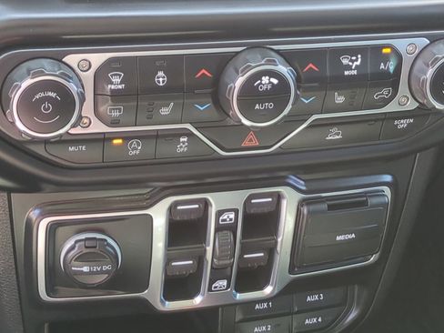 Used 2021 Jeep Wrangler Unlimited Sport AWD/4WD image 25