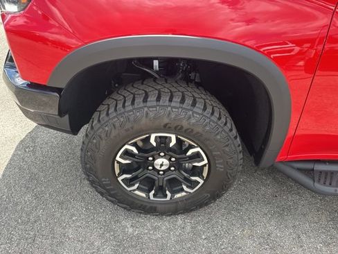 New 2025 Chevrolet Silverado 1500 ZR2 image 10