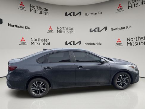 Used 2024 Kia Forte LXS image 7