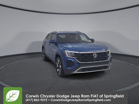 Used 2026 Volkswagen Atlas Cross Sport SE FWD image 4