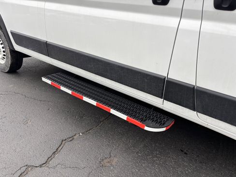 Used 2025 RAM ProMaster 2500 w/ Storage Group image 4