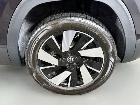 Used 2024 Volkswagen Atlas Cross Sport SE image 28