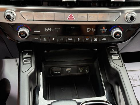 Used 2025 Kia Telluride S AWD/4WD image 18