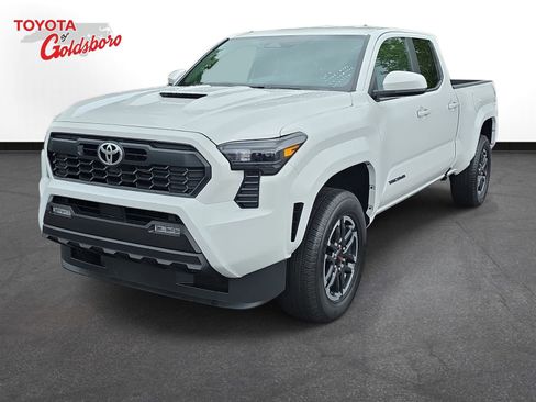 Used 2025 Toyota Tacoma TRD Sport RWD image 1