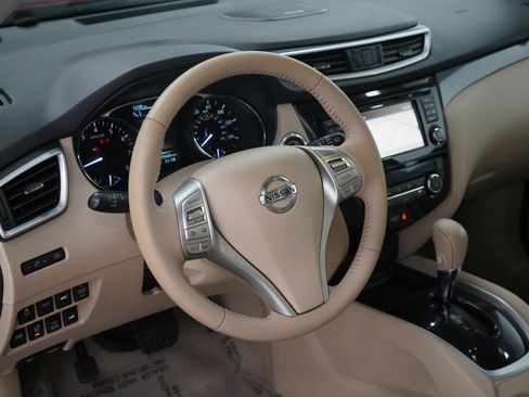 Used 2015 Nissan Rogue SL image 21