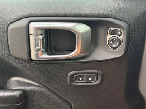 Used 2021 Jeep Gladiator Sport image 28