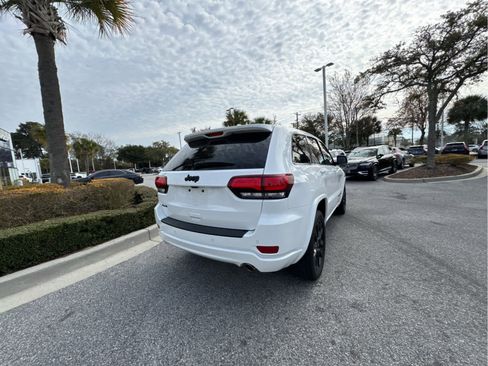 Used 2020 Jeep Grand Cherokee Altitude image 19