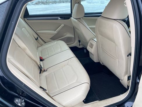 Used 2017 Volkswagen Passat 1.8T R-Line image 20