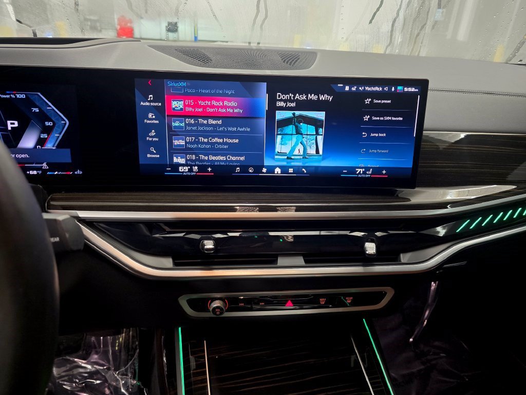 Used 2025 BMW X7 M60i w/ Executive Package AWD/4WD image 24