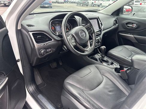 Used 2020 Jeep Cherokee Limited image 7