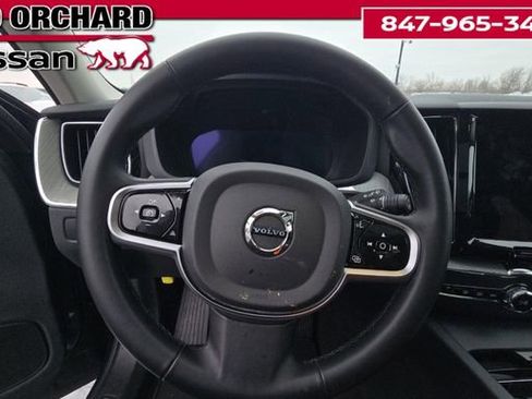 Used 2025 Volvo XC60 B5 Plus image 9