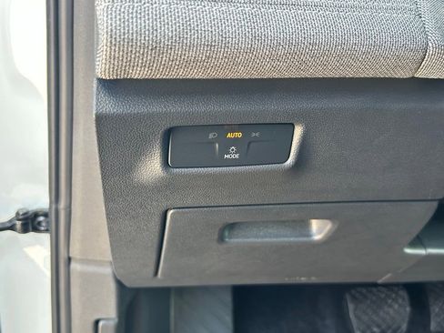 New 2026 Volkswagen Tiguan S image 42