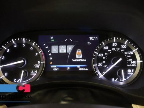 Used 2021 Toyota Highlander XLE AWD/4WD image 17
