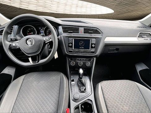 Used 2018 Volkswagen Tiguan S w/ Front Fog Lights Package image 15