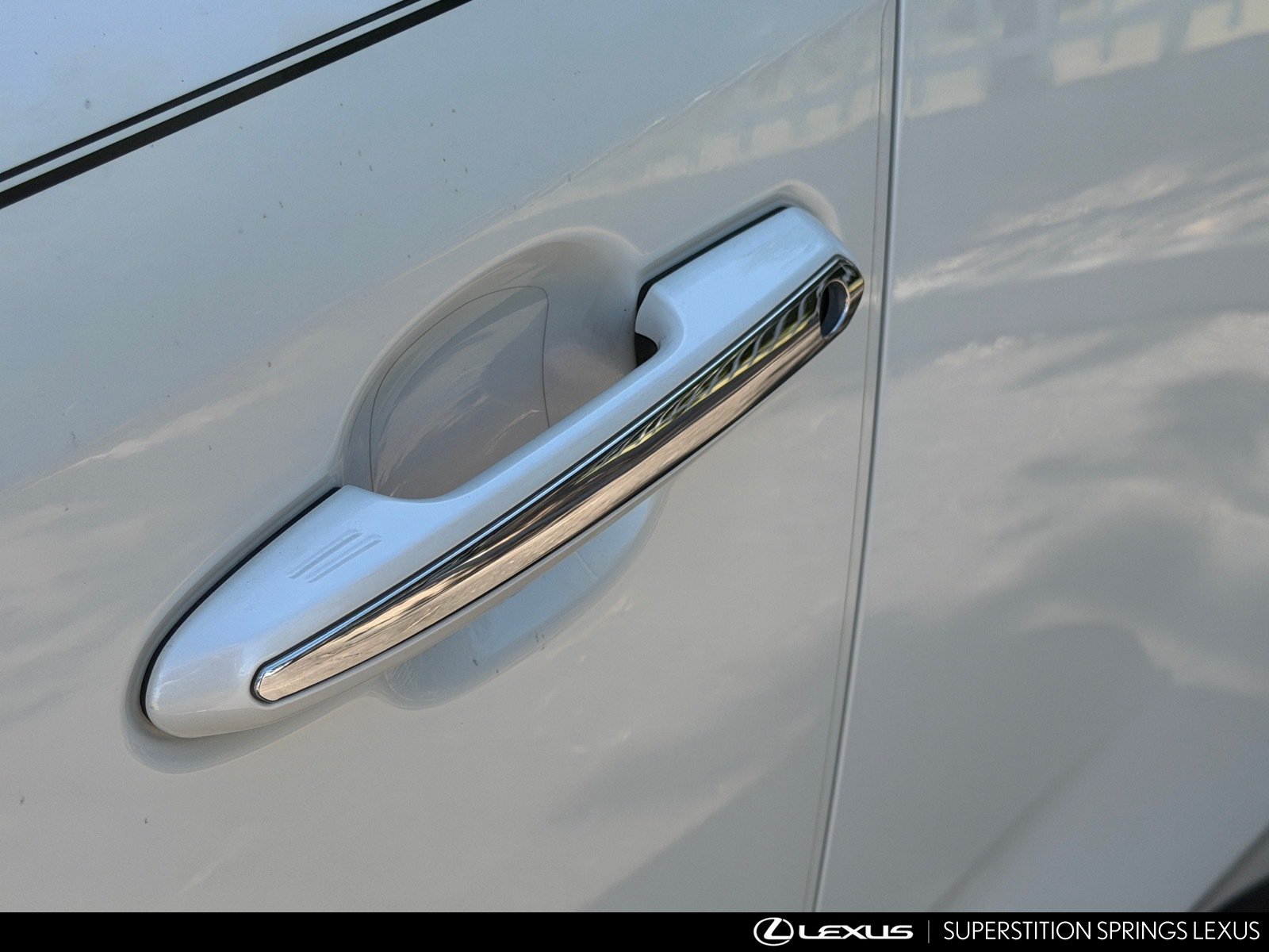 Used 2020 Toyota RAV4 Limited AWD/4WD image 7