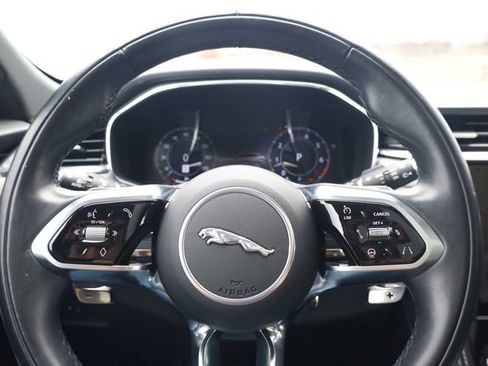 Used 2024 Jaguar F-PACE R-Dynamic S image 13