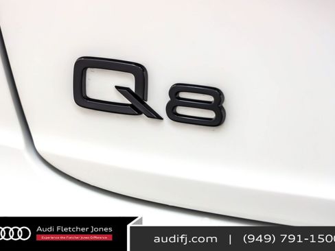 Used 2023 Audi Q8 Prestige w/ Prestige Package image 8