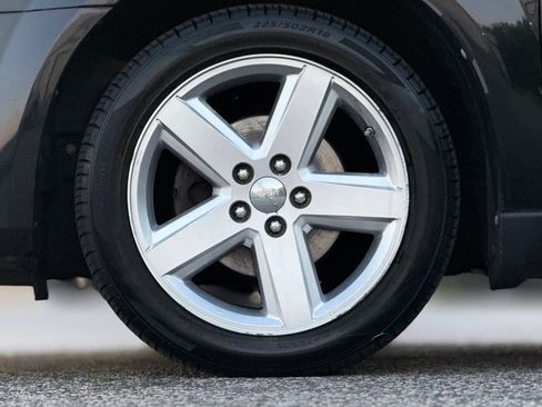 Used 2013 Dodge Avenger SE FWD image 28