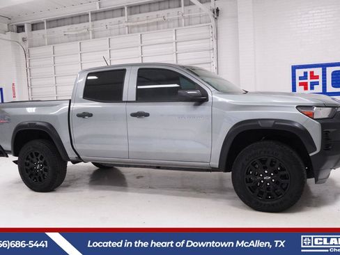 Used 2025 Chevrolet Colorado Trail Boss AWD/4WD image 4