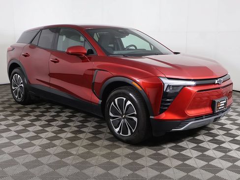 Used 2025 Chevrolet Blazer EV LT FWD image 2