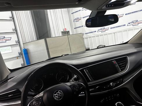 Used 2019 Buick Enclave Essence FWD image 2