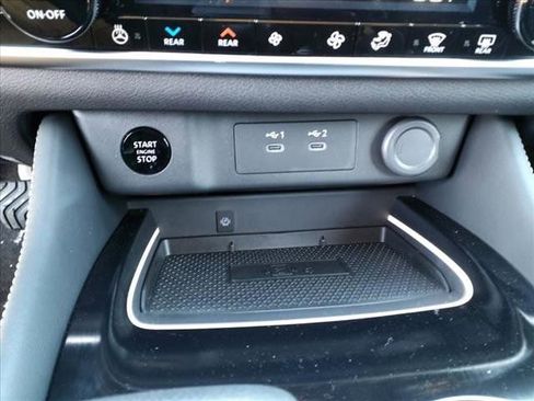 New 2025 Nissan Rogue Platinum w/ Tech Package image 13